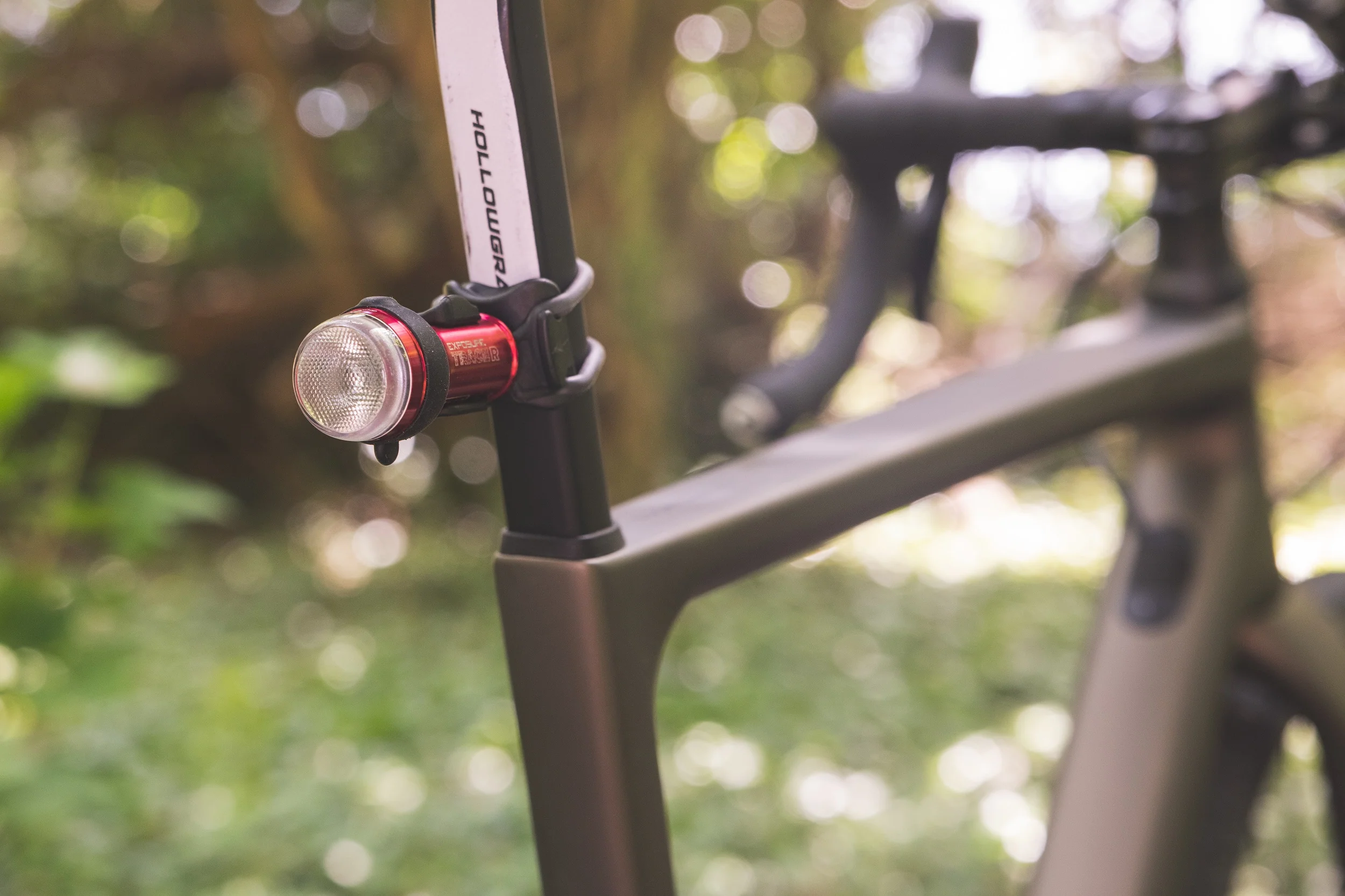 D-Shaped Seatpost Silicone insert with TraceR bracket - Image 2