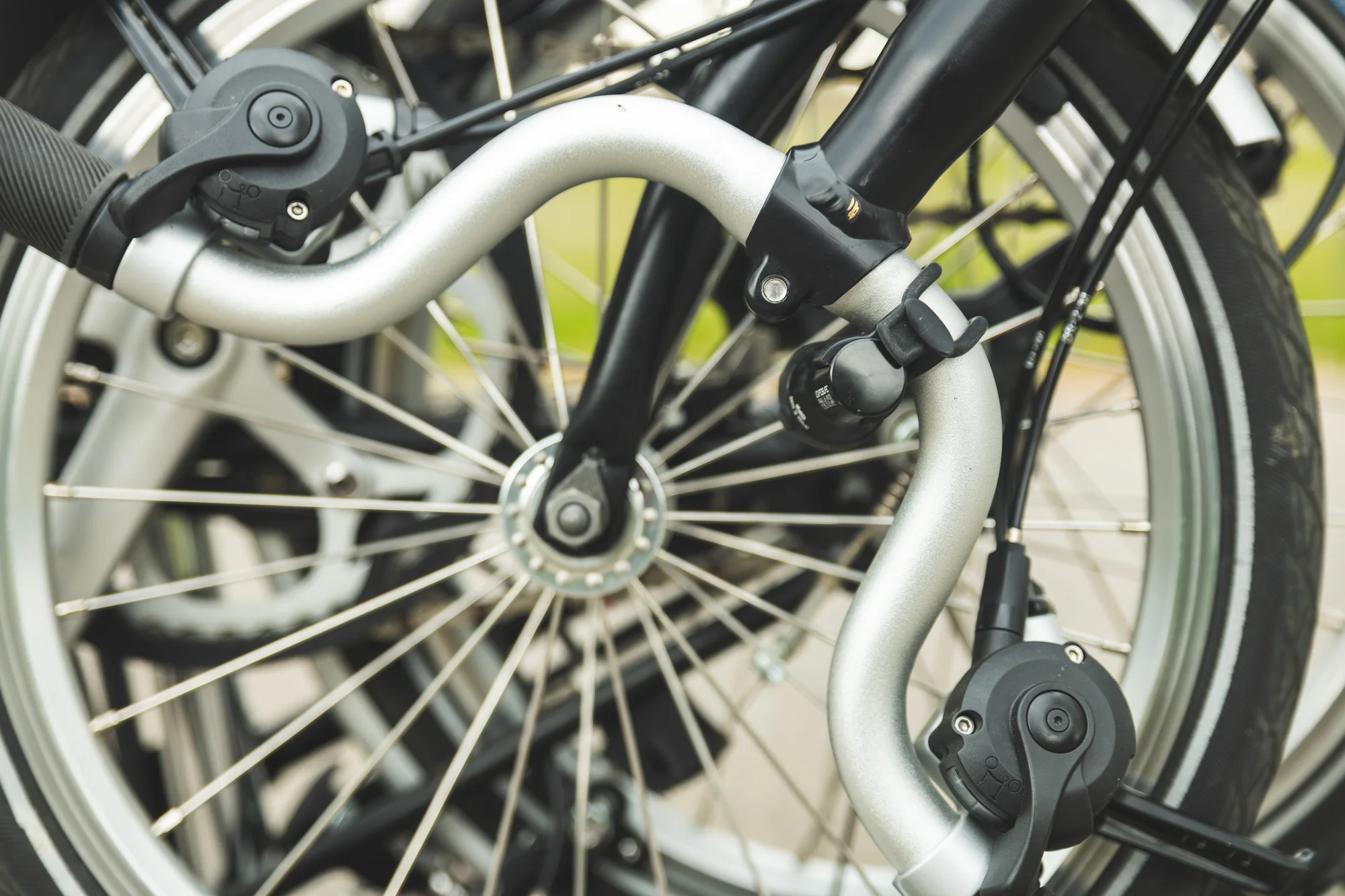 Trace Quick Release Brompton Handlebar Mount - Image 3